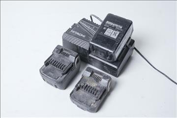 3st batterier samt laddare - Hitachi