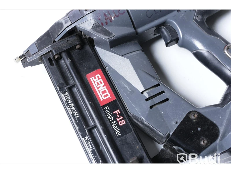 Dyckertpistol - Senco Fusion F18 med 3st batterier, laddare och förvaringslåda.