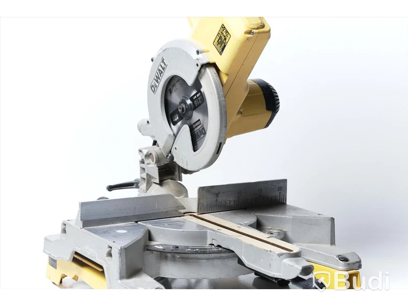 Kap- och gersåg - Dewalt DW777 med sågbänk.