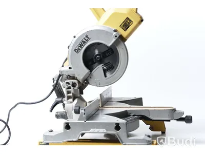 Kap- och gersåg - Dewalt DW777 med sågbänk.