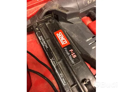 Dyckertpistol SENCO Fusion F18 med batteri och laddare samt förvaringslåda