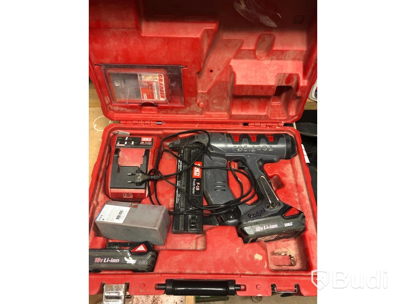 Dyckertpistol SENCO Fusion F18 med batteri och laddare samt förvaringslåda