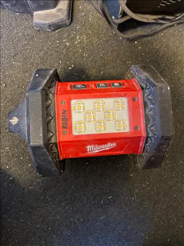 Radio Milwaukee M18 AL