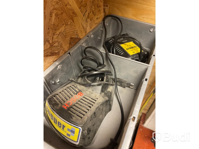 Ca 12 st Batteriladdare