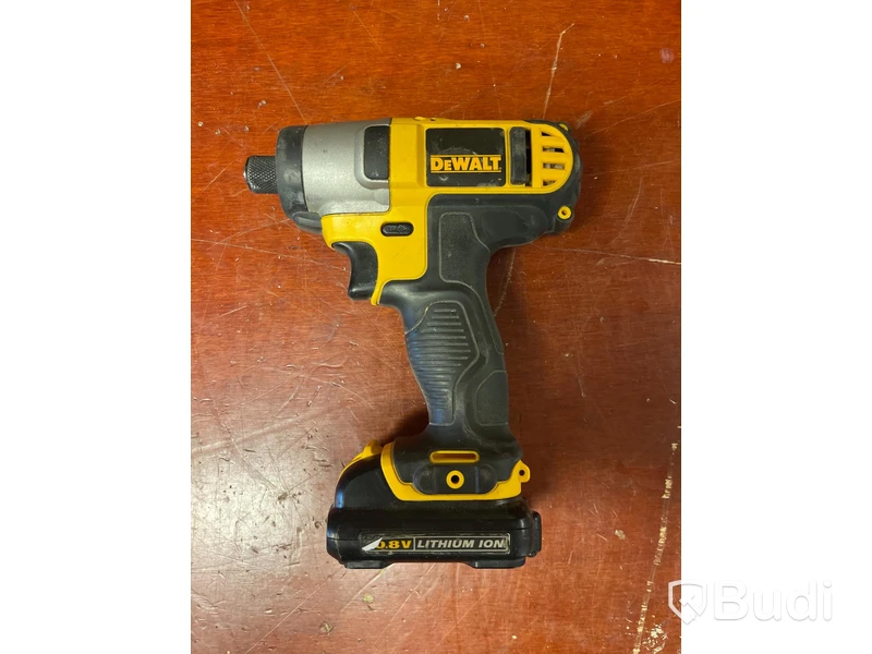 Skruvdragare DeWALT DCF815