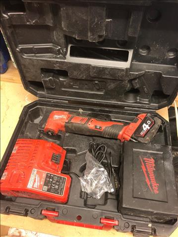 MILWAUKEE M18 BMT 421C Multiverktyg 