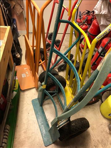 3 st Magasinkärror 1 st Trappkärra