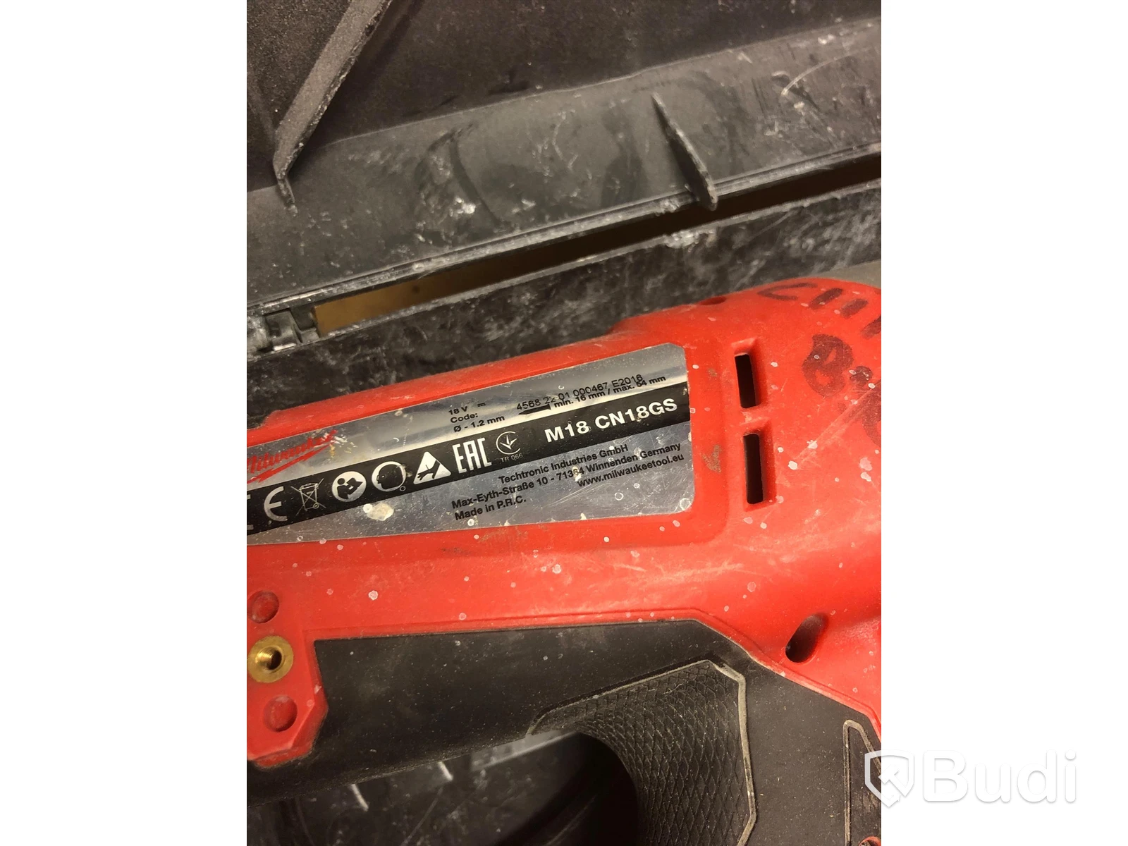 Milwaukee M18 CN18GS-0 Dyckertpistol med batteri och laddare