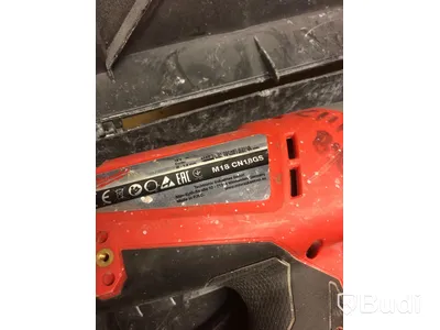 Milwaukee M18 CN18GS-0 Dyckertpistol med batteri och laddare