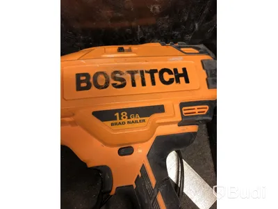 Dyckertpistol Bostitch BT18 GA, 2st batteri samt laddare och förvaringslåda
