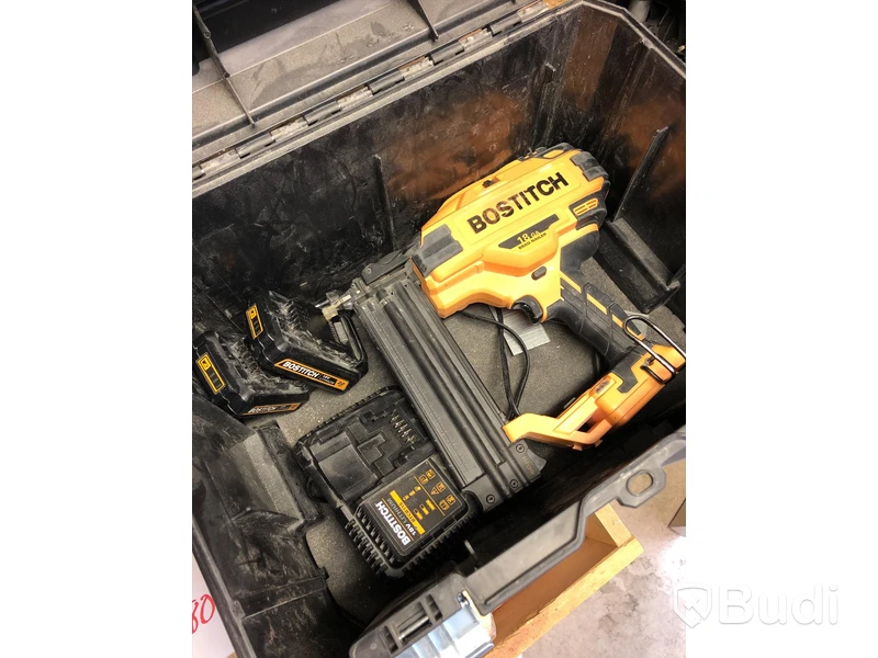 Dyckertpistol Bostitch BT18 GA, 2st batteri samt laddare och förvaringslåda