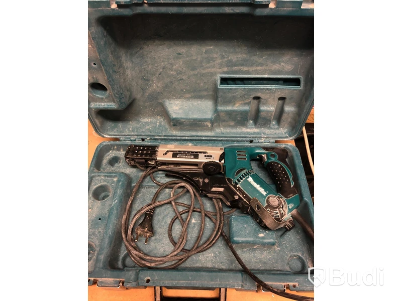 Makita Skruvautomat 6842 med förvaringslåda