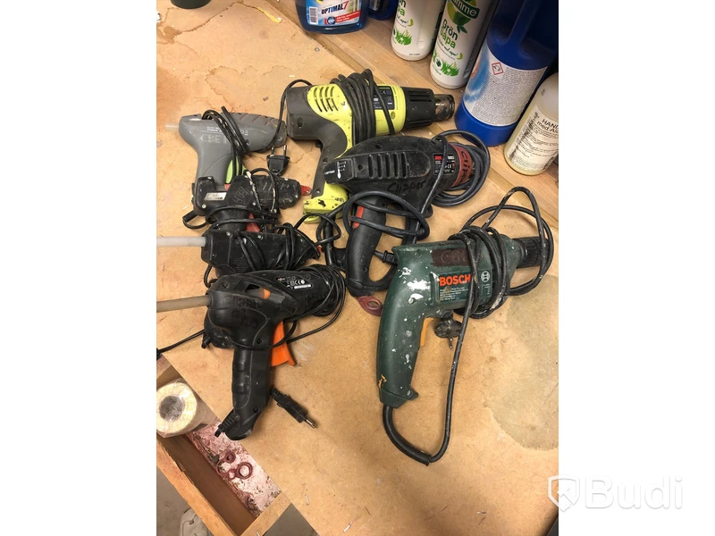 Diverse varmluftspistoler och limpistoler (1 skruvdragare)