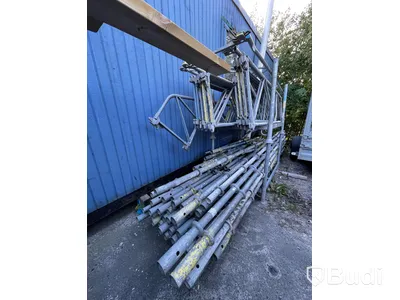 Plus8 – Byggnadsställning