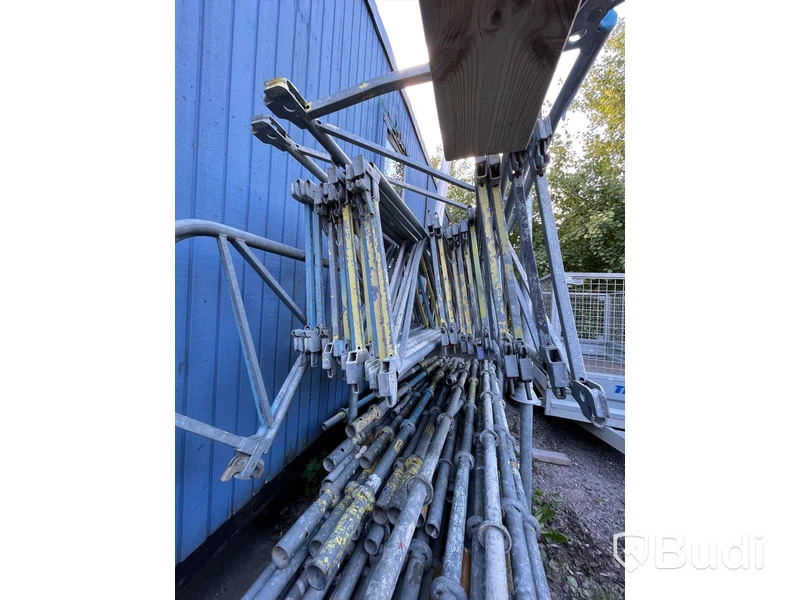 Plus8 – Byggnadsställning