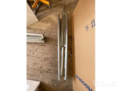 2st bygglampor på stativ