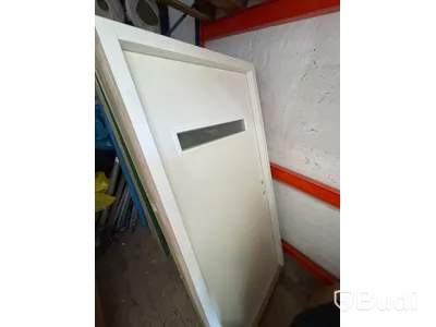 Dörr med karm - 100 x 210 cm