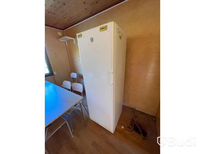 Isolerad Manskapsbod L845 x B298 x H300 cm
