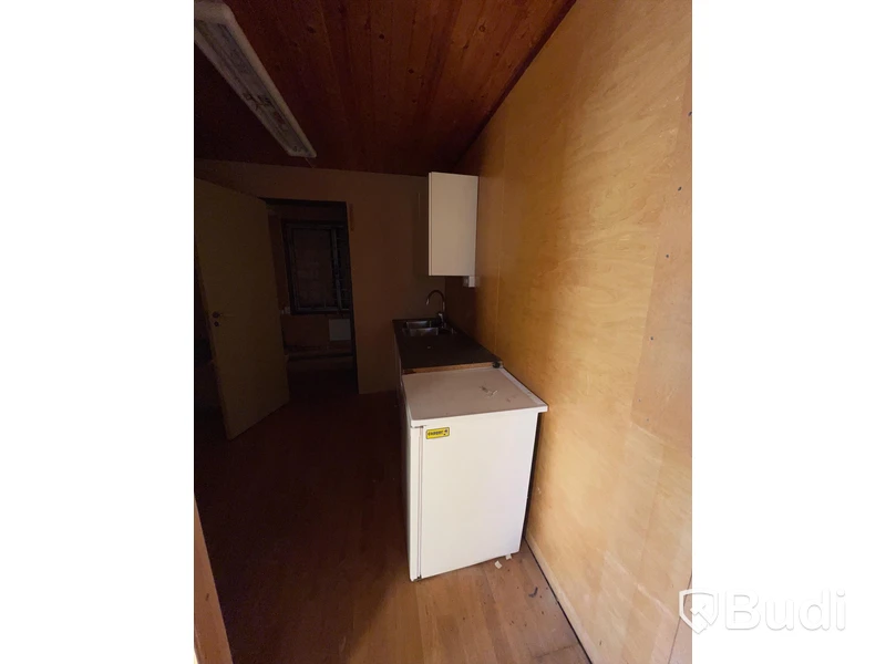 Isolerad Manskapsbod L845 x B298 x H300 cm