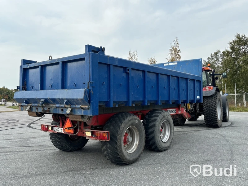 Traktor Case MXM 155 |2295h | 2005 & lastväxlarvagn med flak Bigab 15-19 | 2007