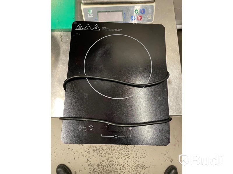 Singel induktionshäll Clas Ohlson och våg L. TELLIER