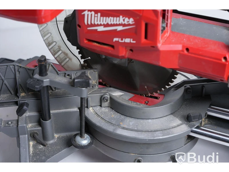 Kap- och gersåg batteridriven - Milwaukee M18 FMS254, inkl. batteri och laddare