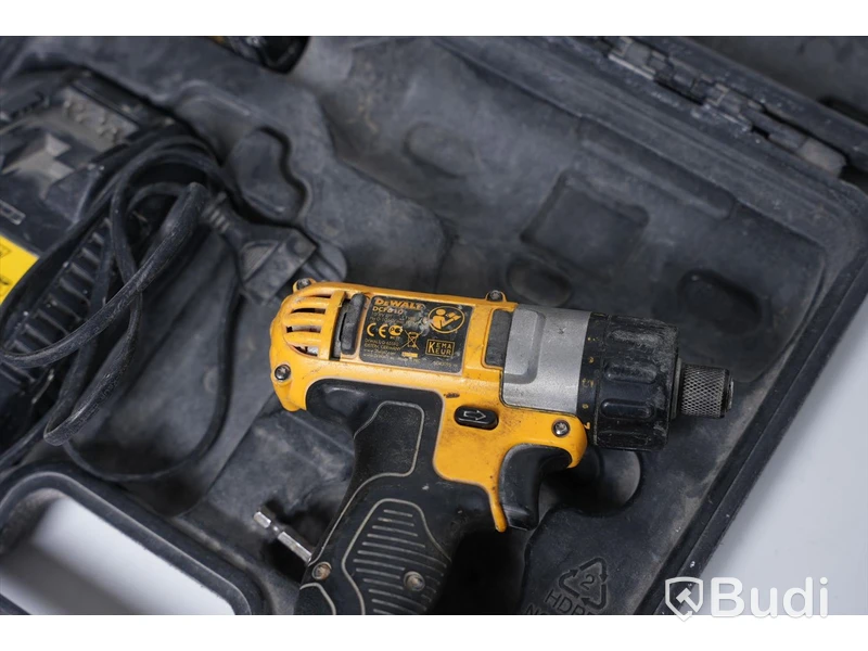 Skruvdragare - DeWalt DCF610, inkl. 2st batterier och laddare