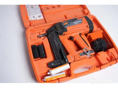 Spik och bultpistol - Spit Pulsa 700P, inkl. 2 batterier, laddare och två gaspatroner.