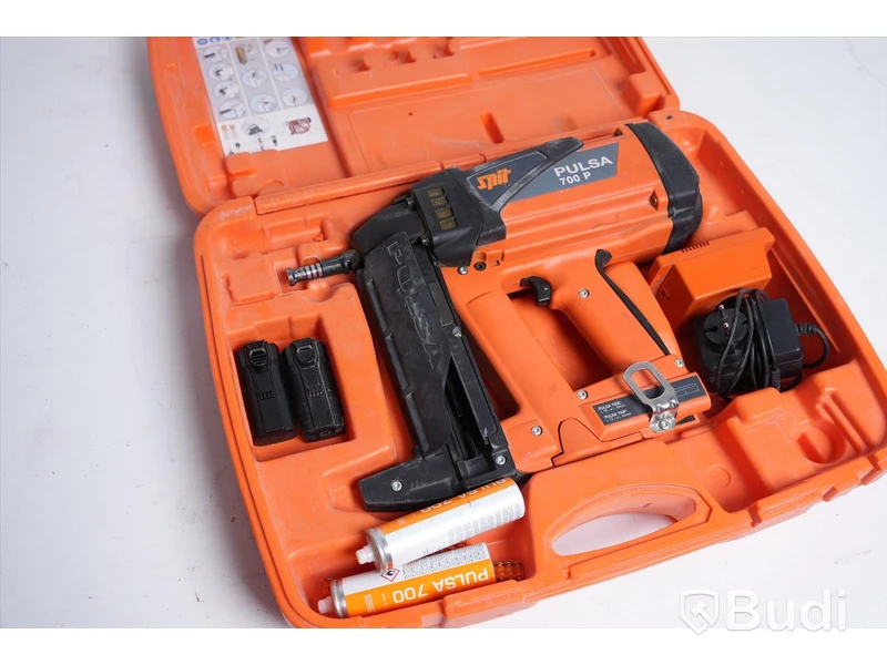 Spik och bultpistol - Spit Pulsa 700P, inkl. 2 batterier, laddare och två gaspatroner.