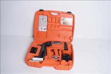 Spik och bultpistol - Spit Pulsa 700P, inkl. 2 batterier, laddare och två gaspatroner. 