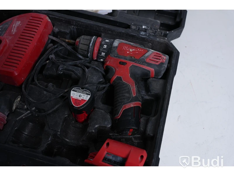 Skruvdragare - Milwaukee M12 BDDX, inkl 2 batterier och laddare
