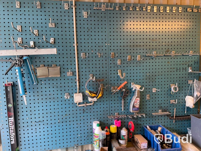 Container 20 fot samt alla inventarier - el indragen