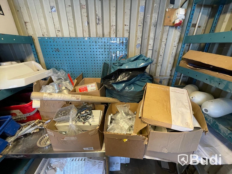Container 20 fot samt alla inventarier - el indragen
