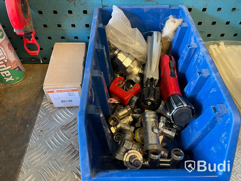 Container 20 fot samt alla inventarier - el indragen