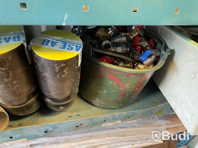 Container 20 fot samt alla inventarier - el indragen
