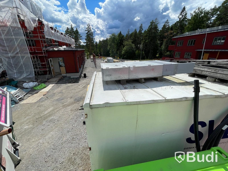 Container 20 fot samt alla inventarier - el indragen