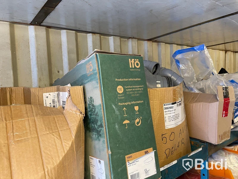 Container 20 fot samt alla inventarier - el indragen