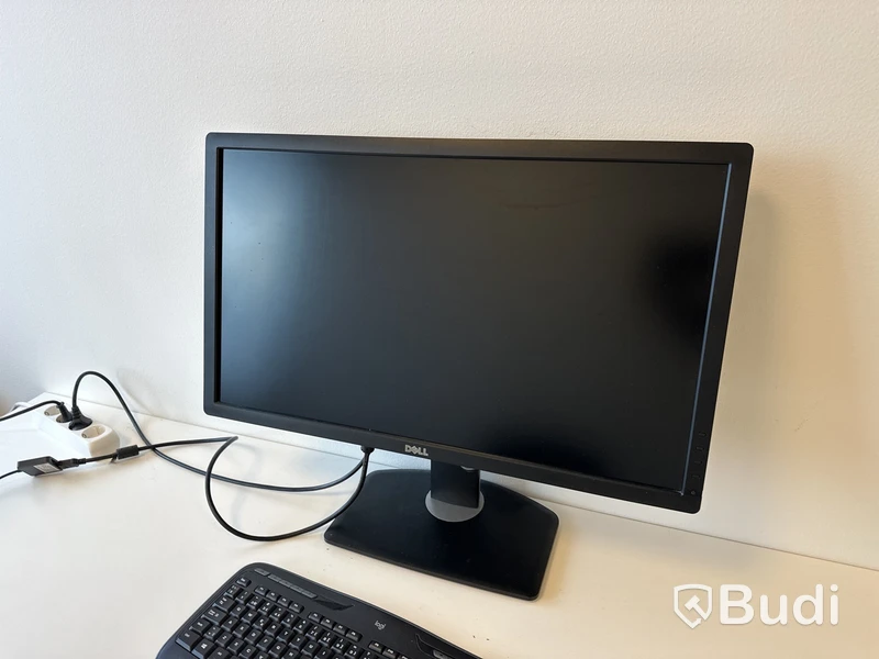 1 Arbetsplats med stol, besöksstol, skåp, lampa, Dell bildskärm 27 tum