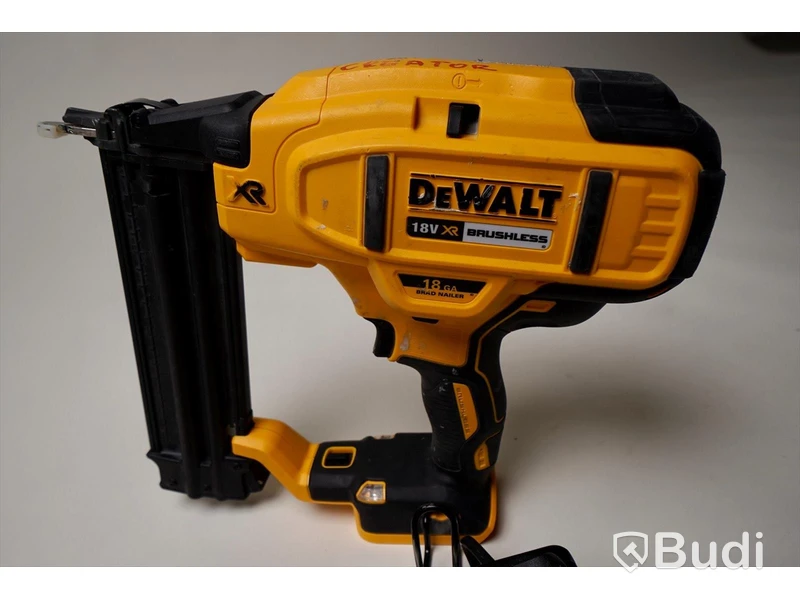 Spikpistol DeWALT DCN680 med laddare och extra batteri