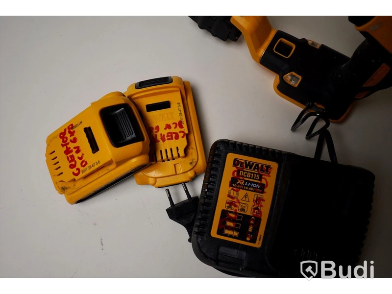 Spikpistol DeWALT DCN680 med laddare och extra batteri