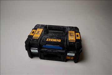 Mutterdragare DeWALT DCF894NT med Extra batteri och laddare