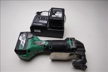 Batteridriven plåtsax HIKOKI CE18DSL med laddare och extra batteri