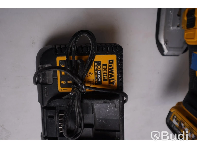 DeWalt DCS335 sticksåg inkl batteri samt laddare