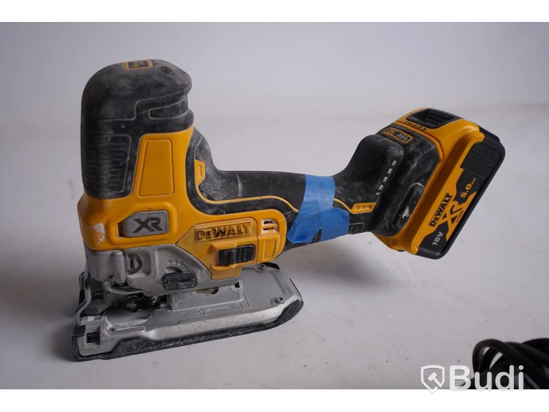DeWalt DCS335 sticksåg inkl batteri samt laddare