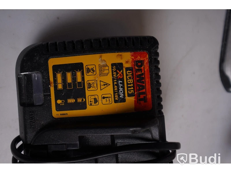 DeWalt DCS335 sticksåg inkl batteri samt laddare