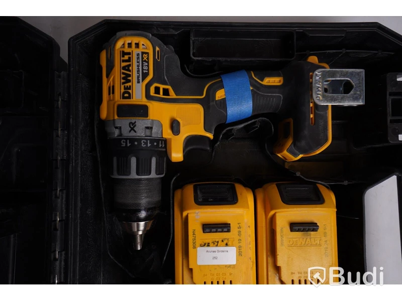 Borrskruvdragare DeWALT DCD791 med två batterier och laddare