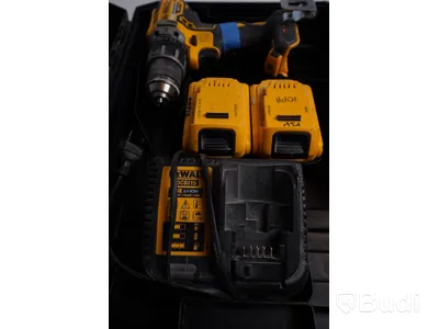 Borrskruvdragare DeWALT DCD791NT med två batterier och laddare