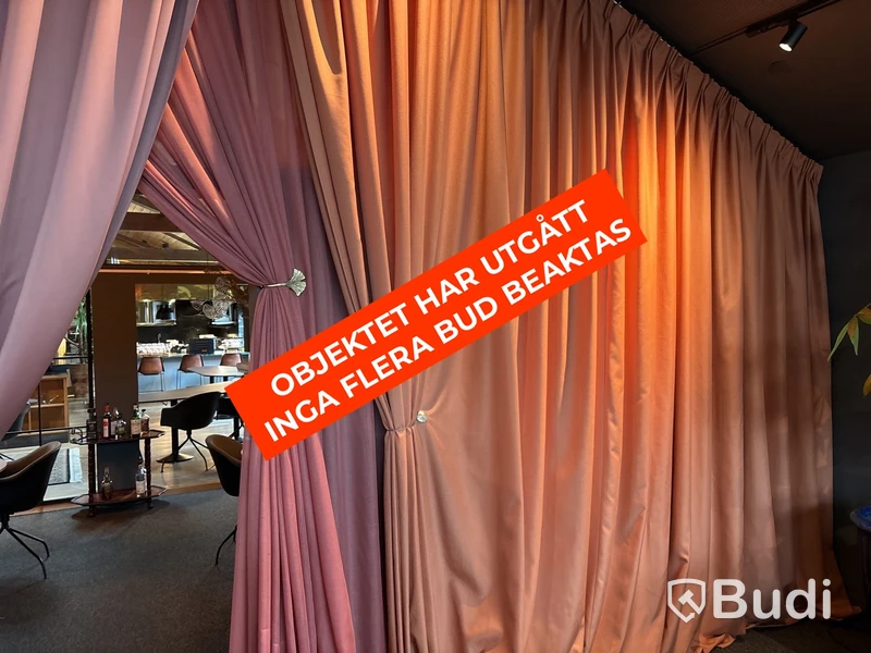 Parti med gardiner, inkl. gardinskena och gardinhållare, olika längder