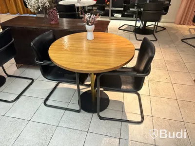 Cafébord med 2 st. Stolar