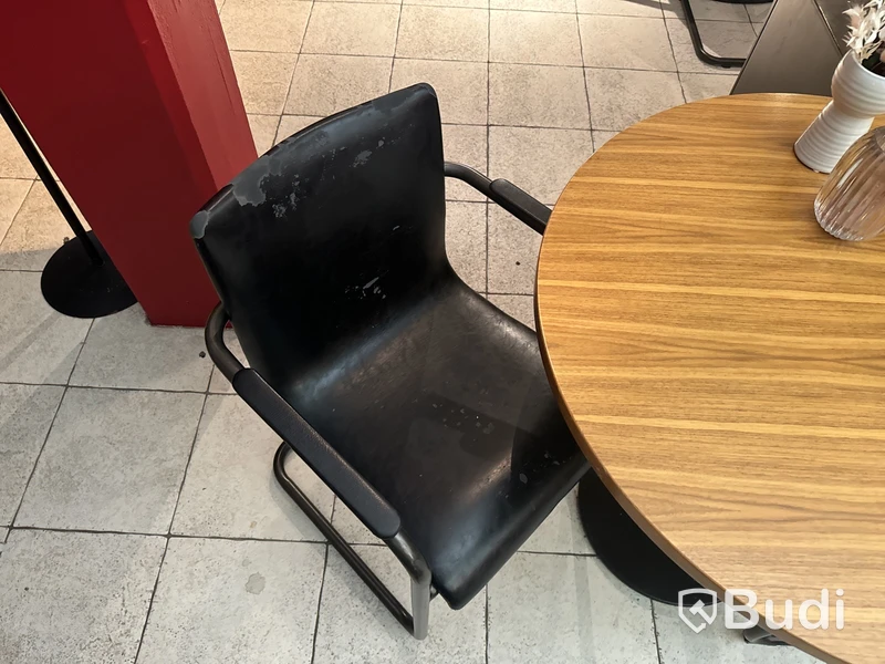 Cafébord med 2 st. Stolar